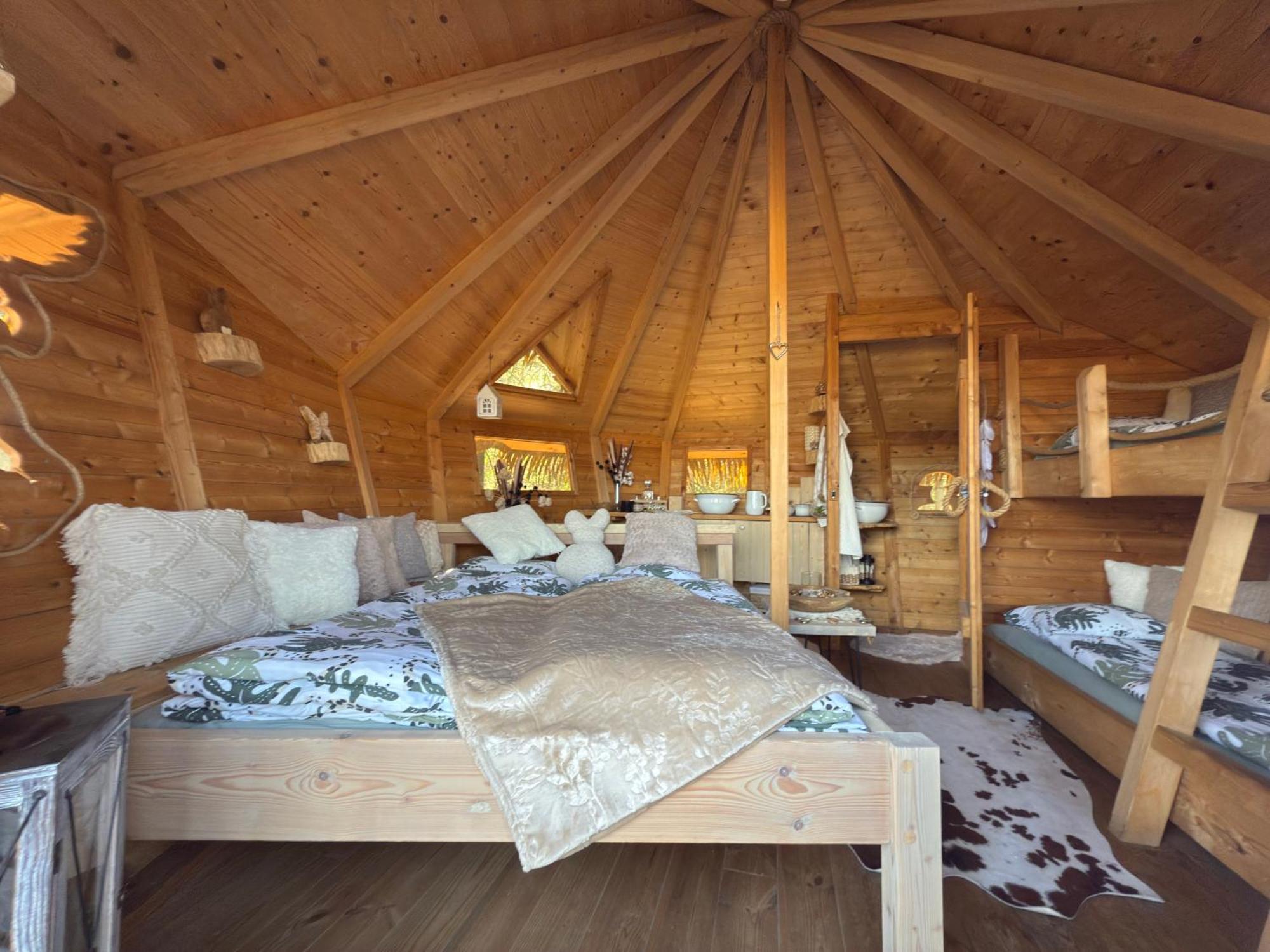 Treehouse U Rybnika Hotel Osecna Eksteriør billede