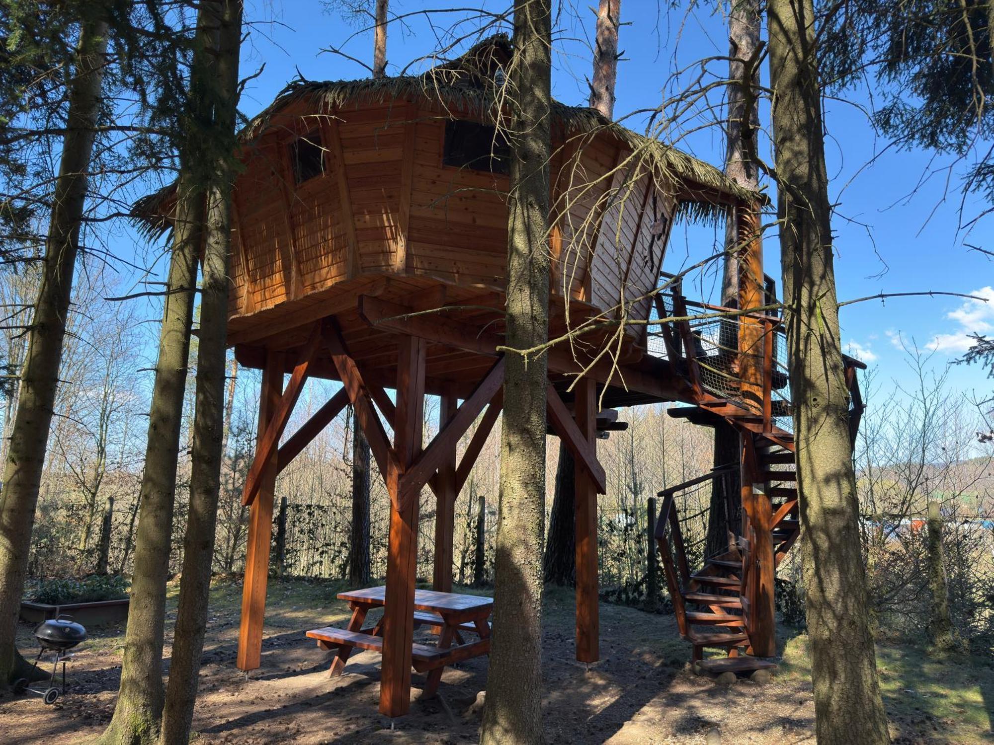 Treehouse U Rybnika Hotel Osecna Eksteriør billede